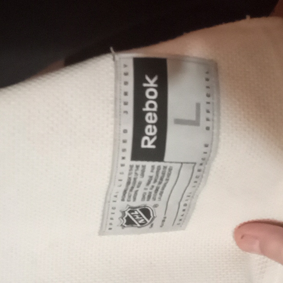 Kris kunitz jersey, Stanley cup final patch, never been washed, needs cleaned up - Picture 4 of 4